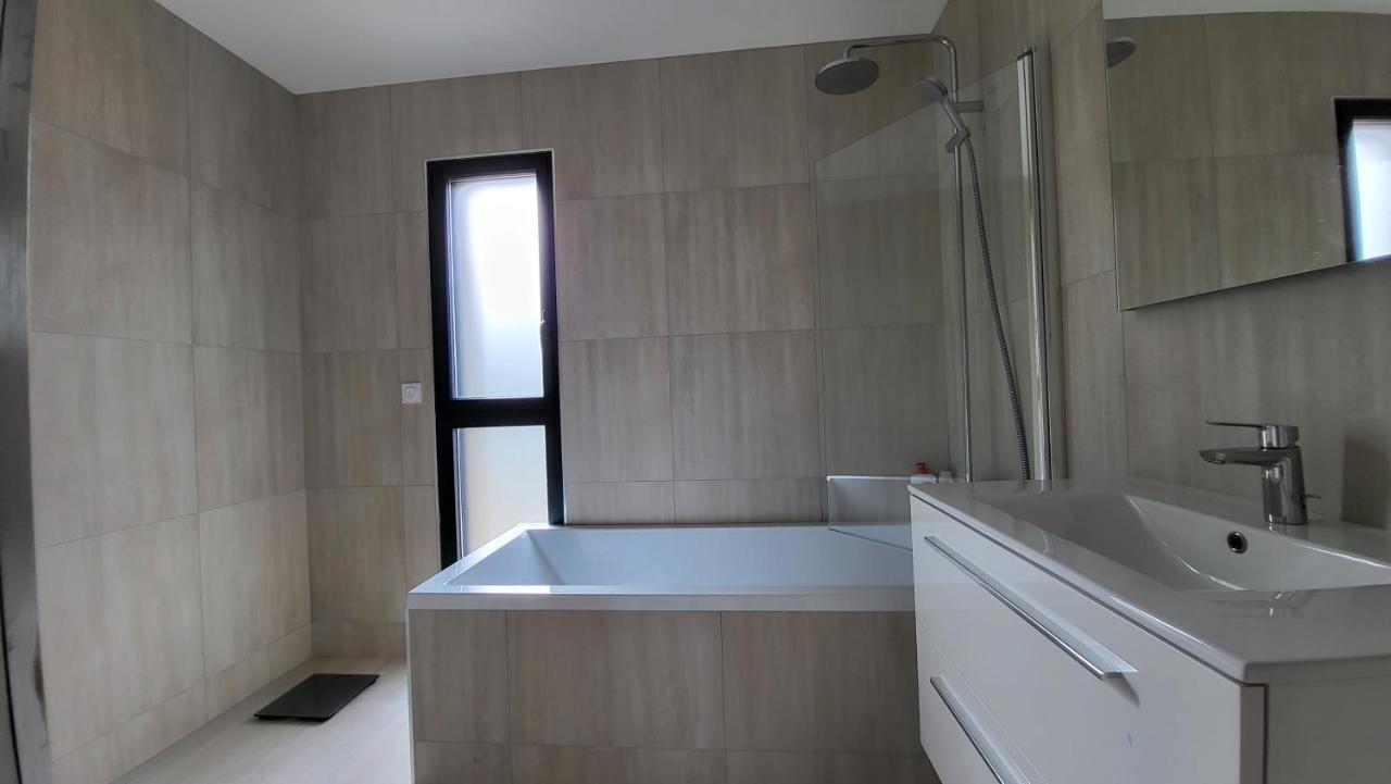 Villa Moderne De Standing Avec Piscine Privee A 400M De La Plage - 4 Chambres Конка Экстерьер фото